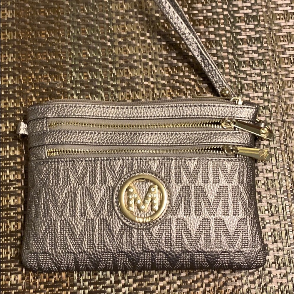 Wristlet